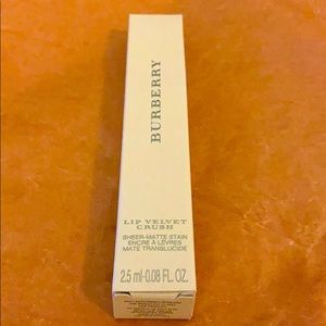 BURBERRY 💄💄👄 LIP VELVET CRUSH